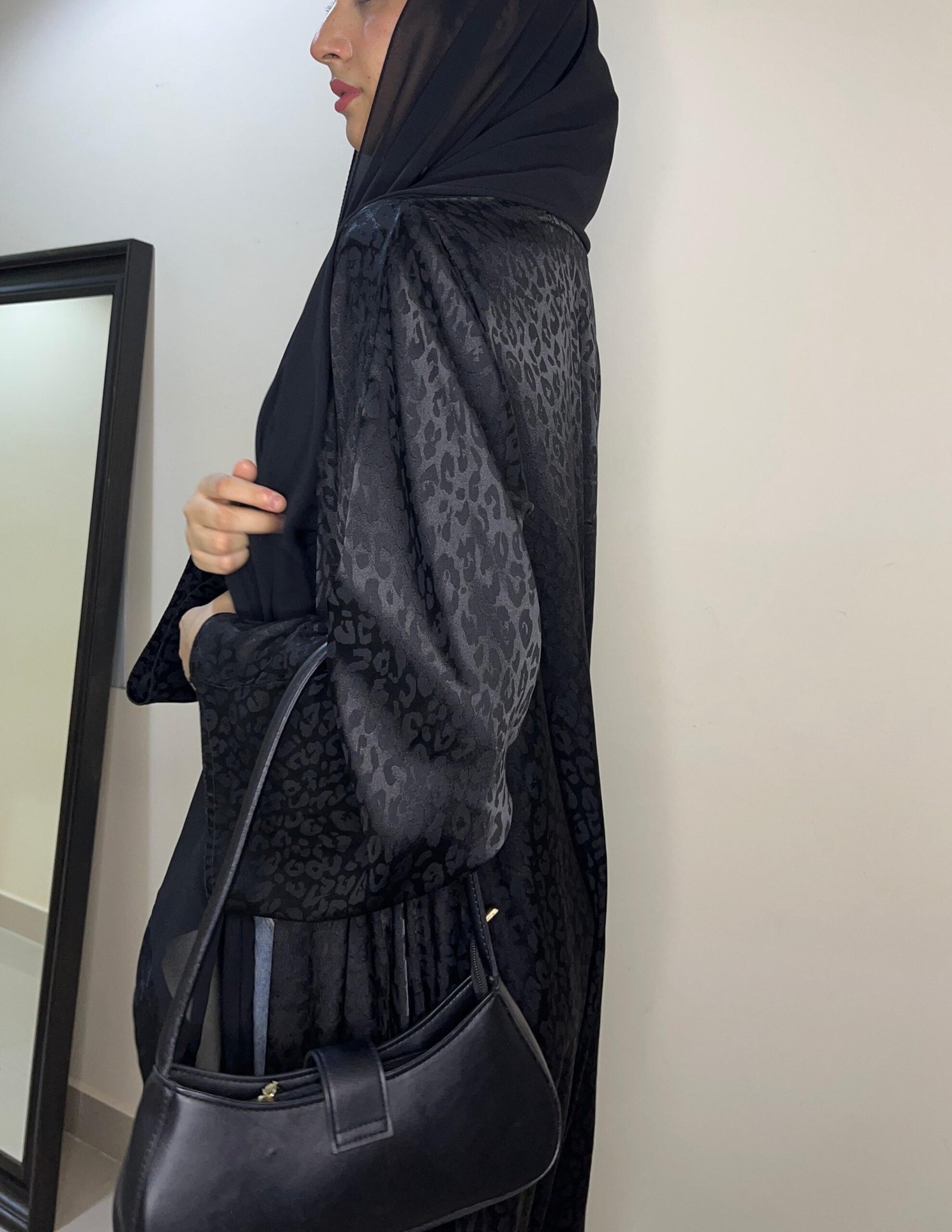 عبايه التايقر - الصورة 2