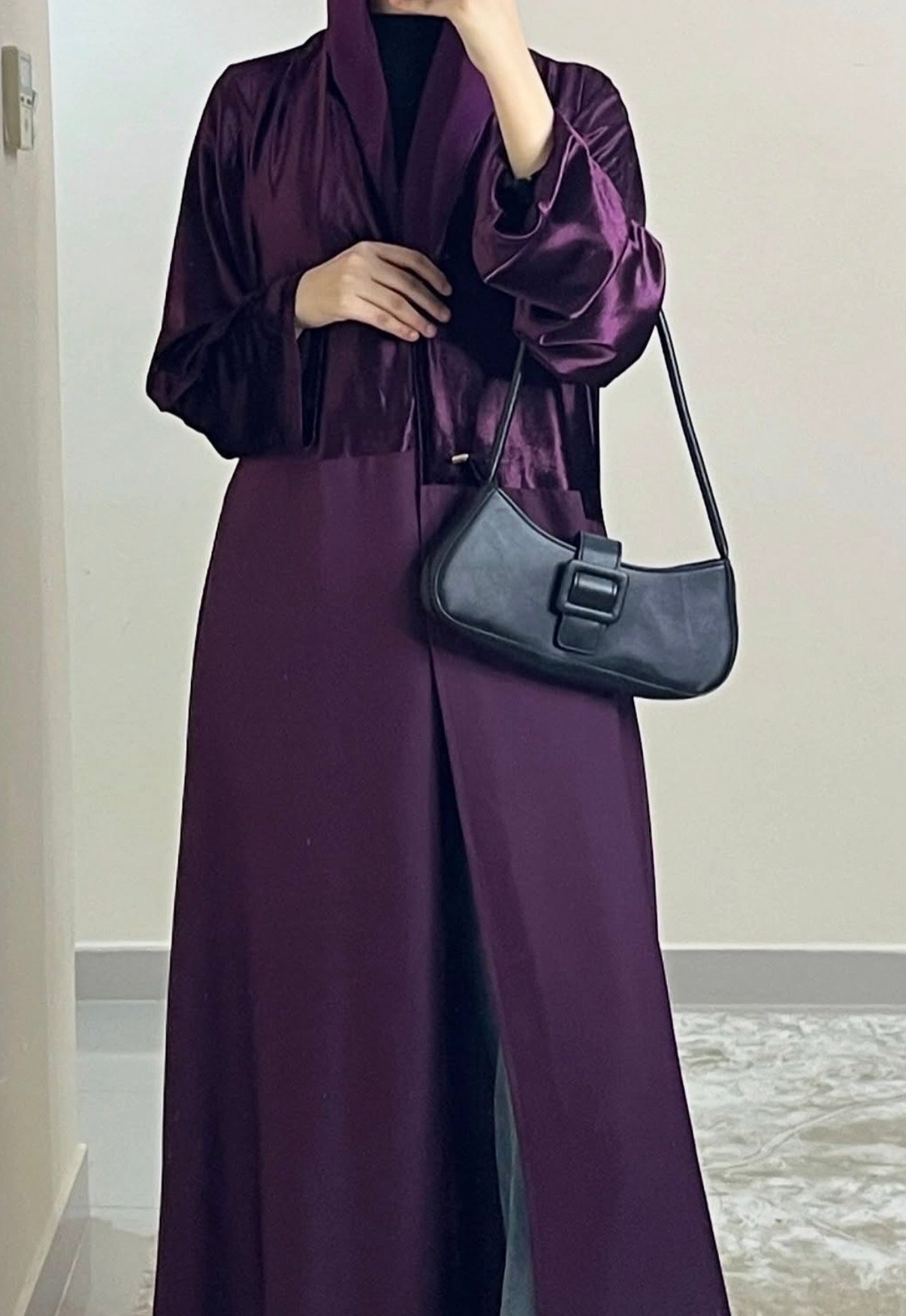 عبايه نص مخمل لون بنفسجي - الصورة 2