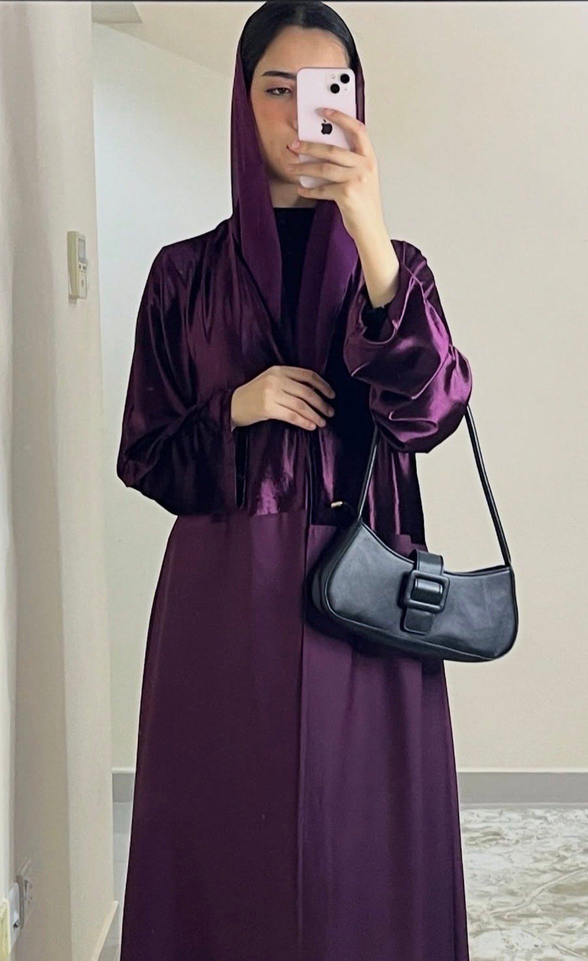 عبايه نص مخمل لون بنفسجي