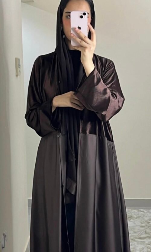 عبايه نص مخمل لون بني