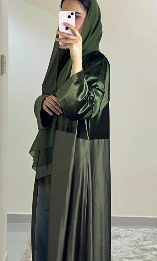 عبايه نص مخمل لون بنفسجي زيتي