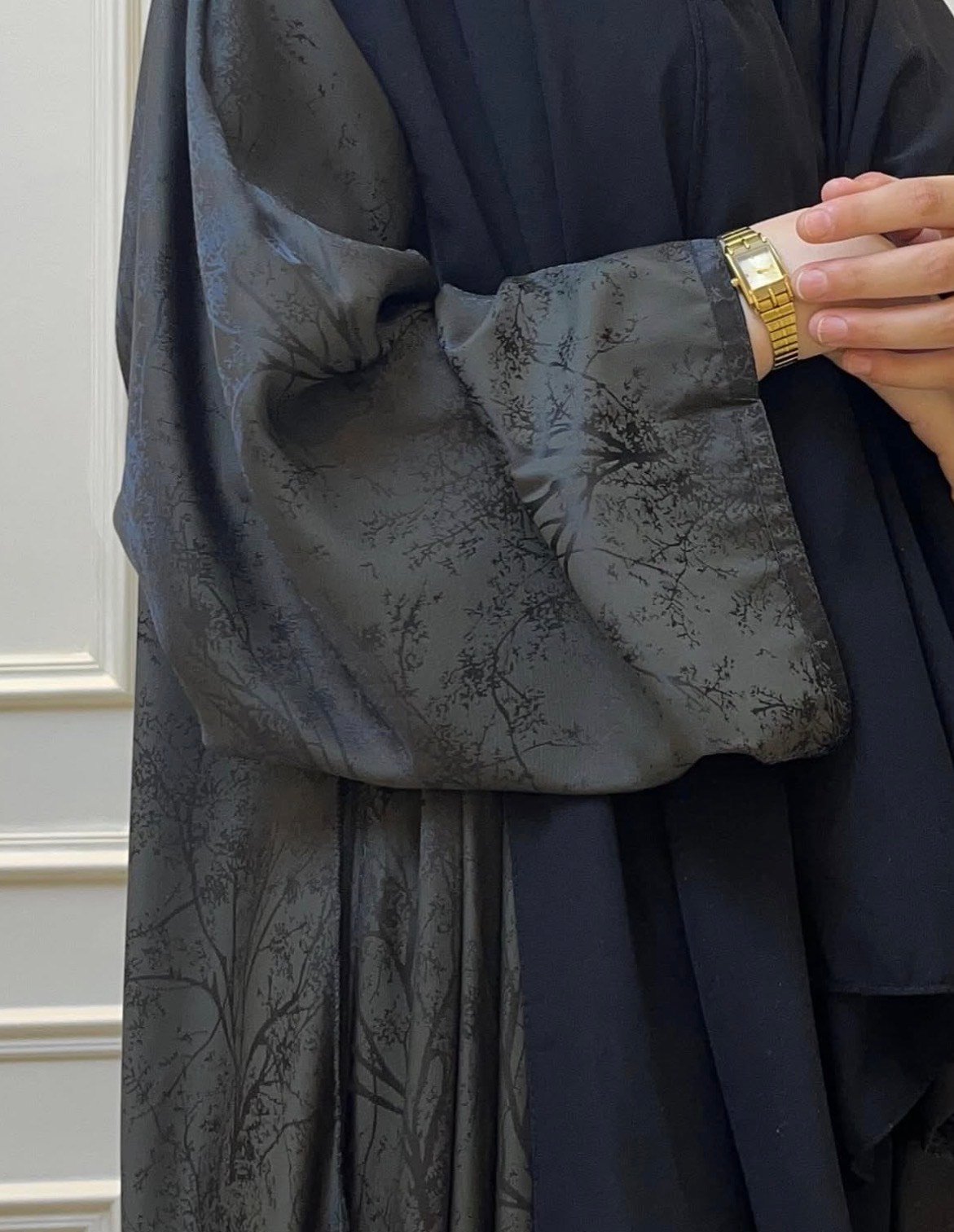 العبايه المشجره لون زيتي