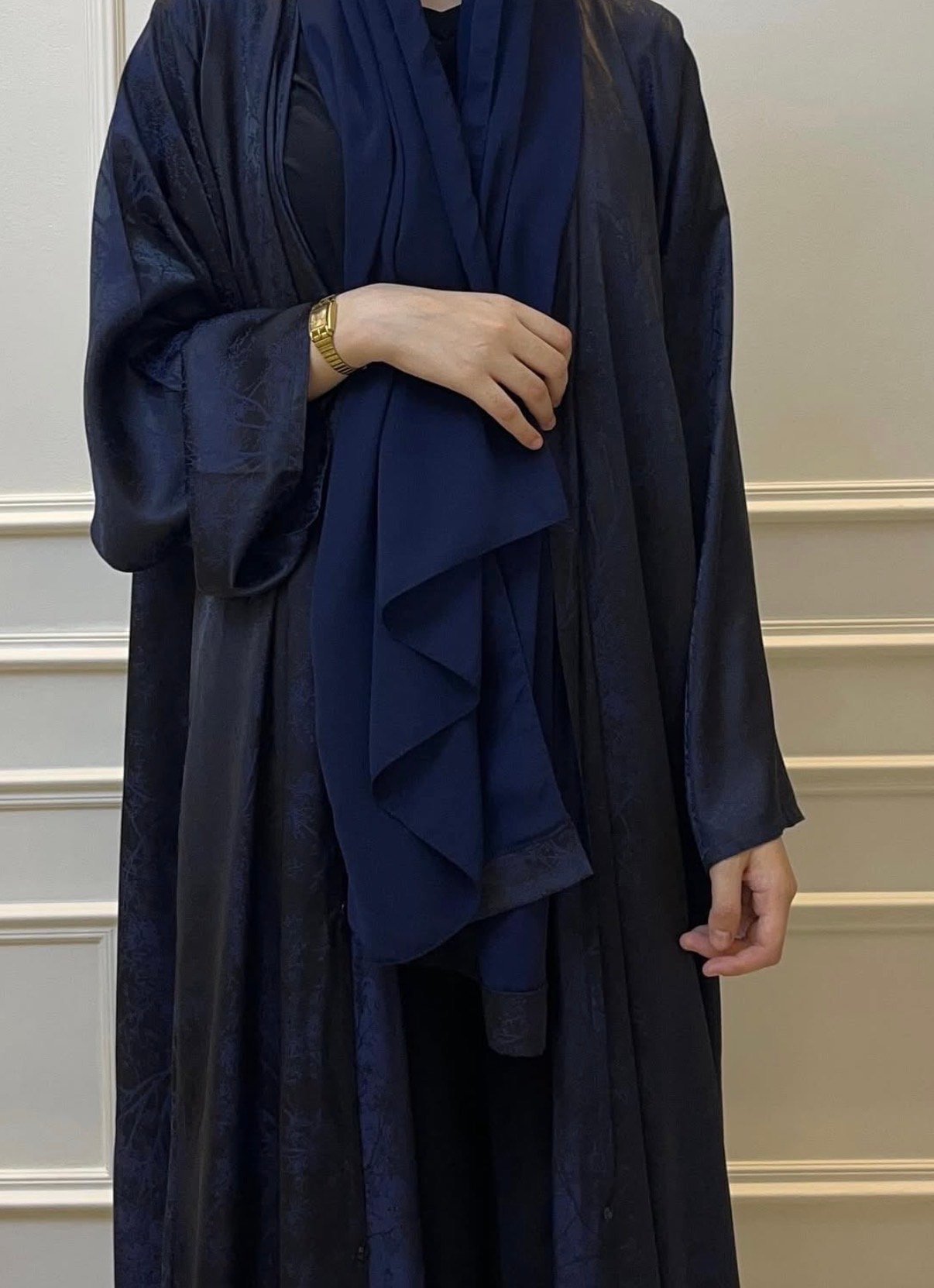 العبايه المشجره لون كحلي