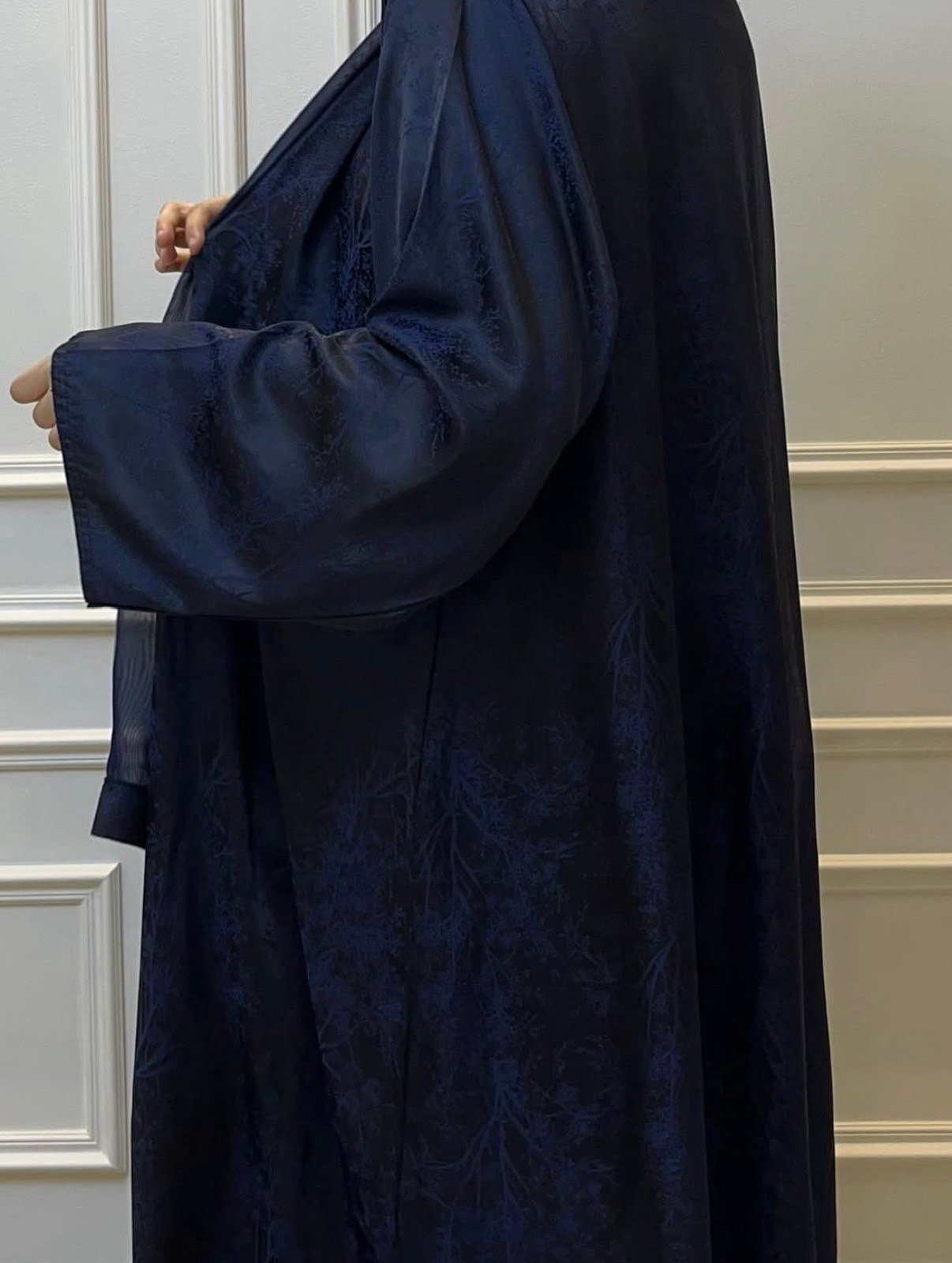 العبايه المشجره لون كحلي - الصورة 3