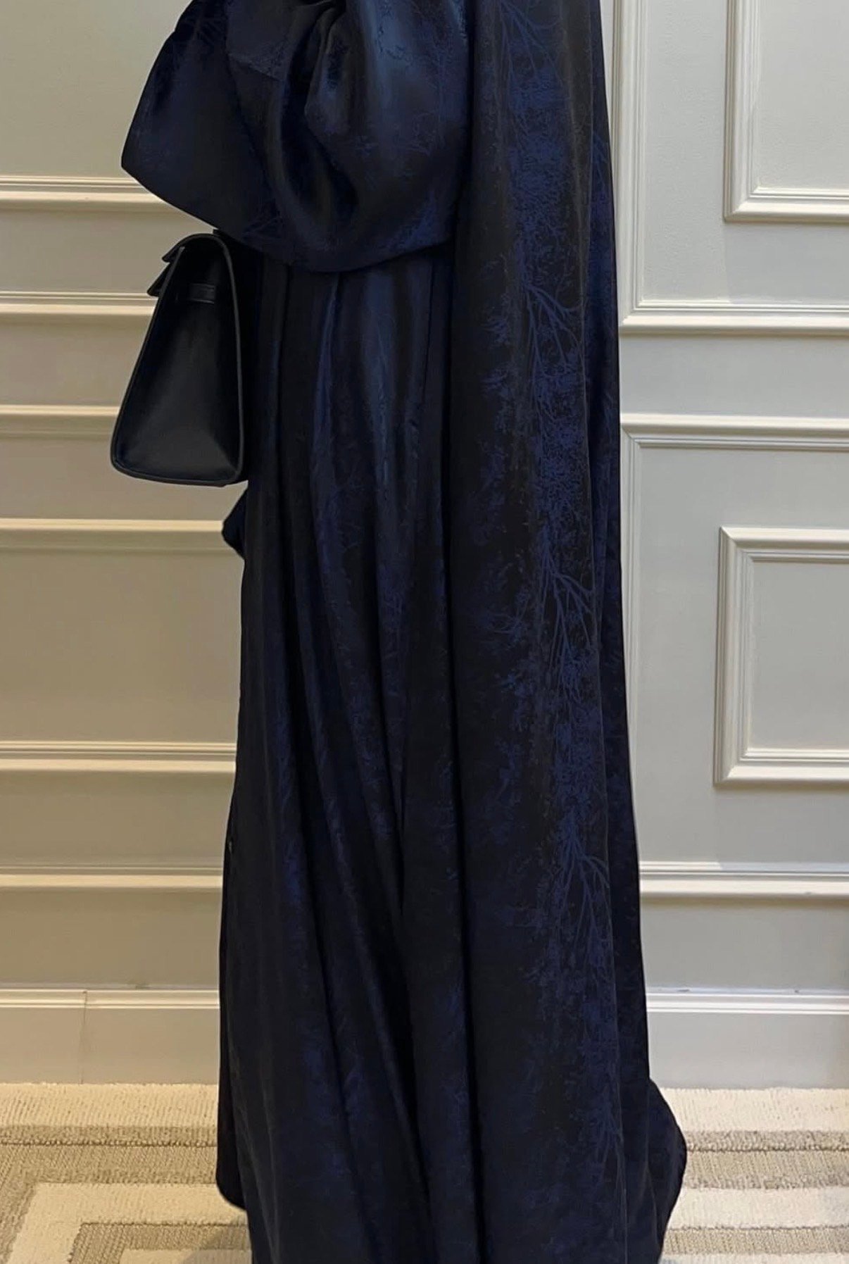 العبايه المشجره لون كحلي - الصورة 4