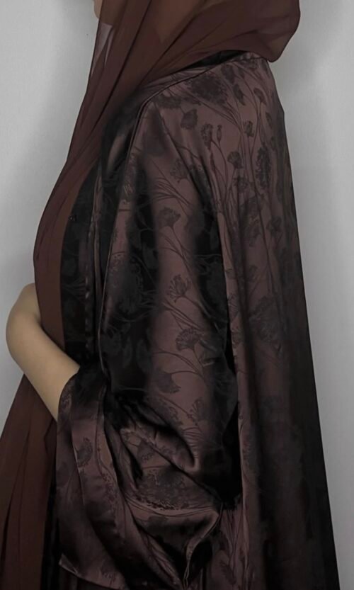 عبايه علياء لون بني