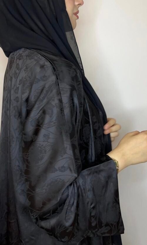 عبايه علياء لون أسود