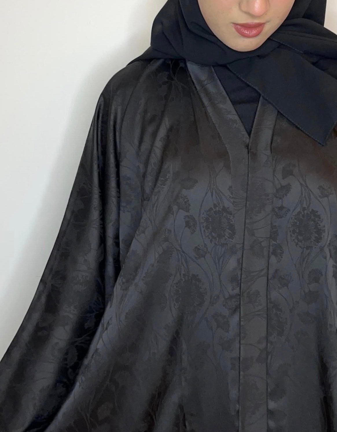 عبايه علياء لون أسود - الصورة 2