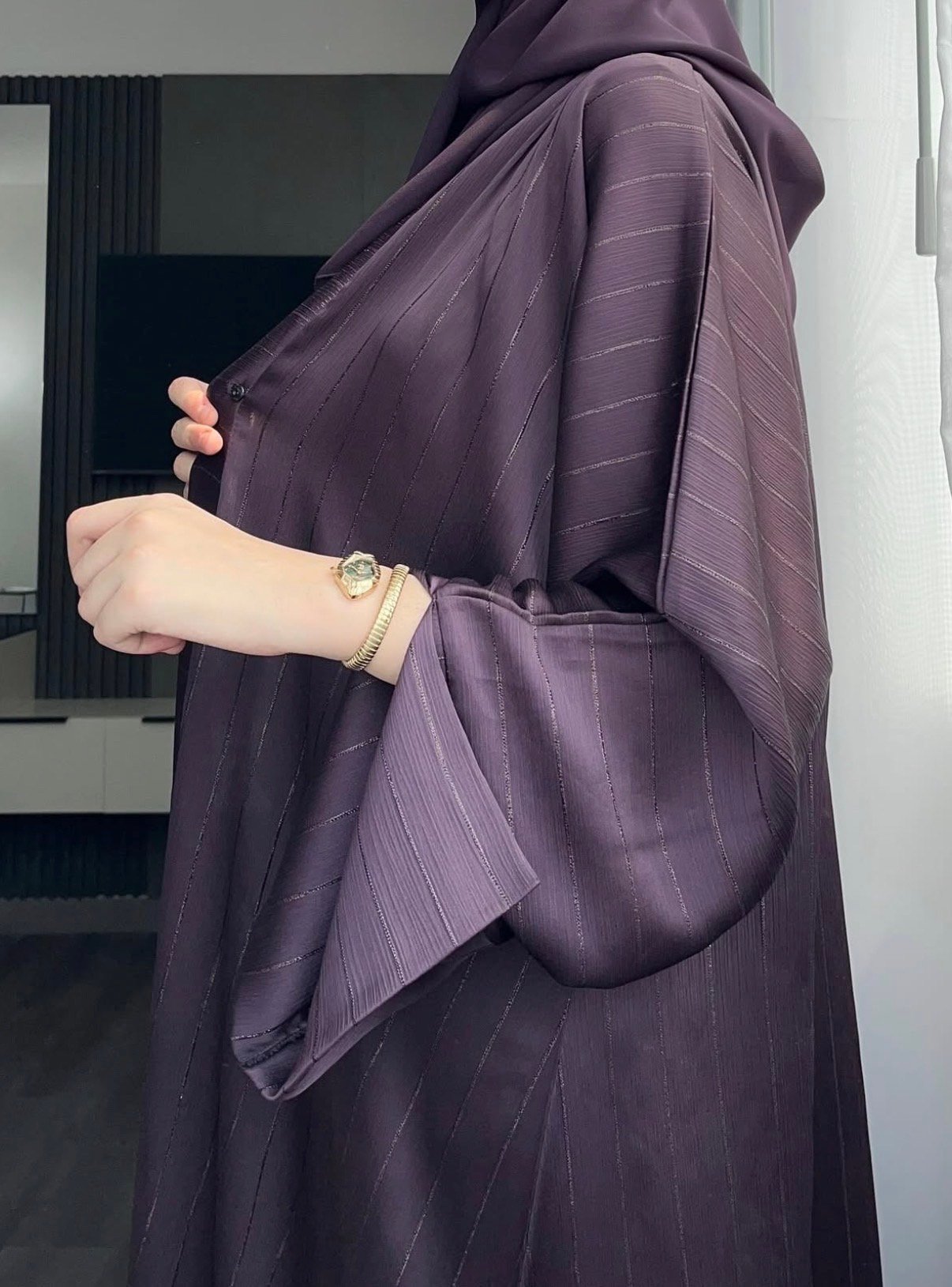عبايه حسنى لون بنفسجي - الصورة 4