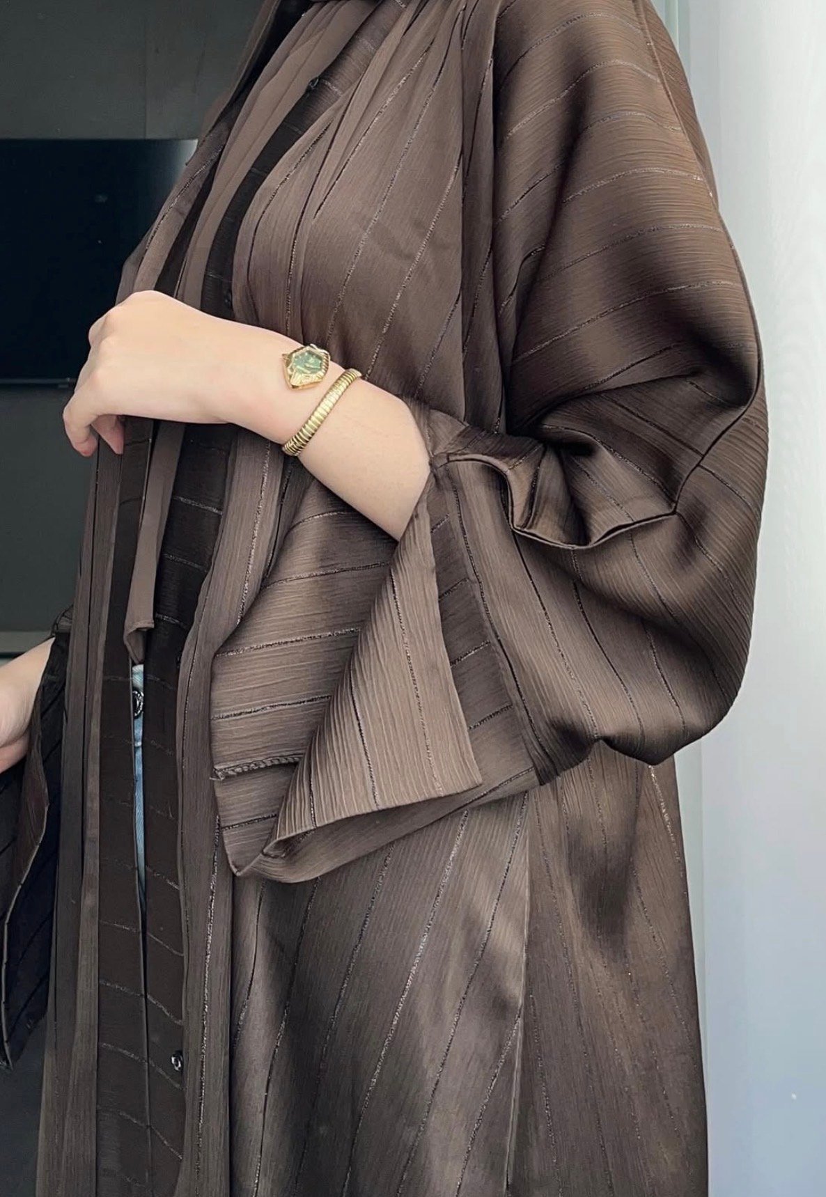 عبايه حسنى لون بني - الصورة 2