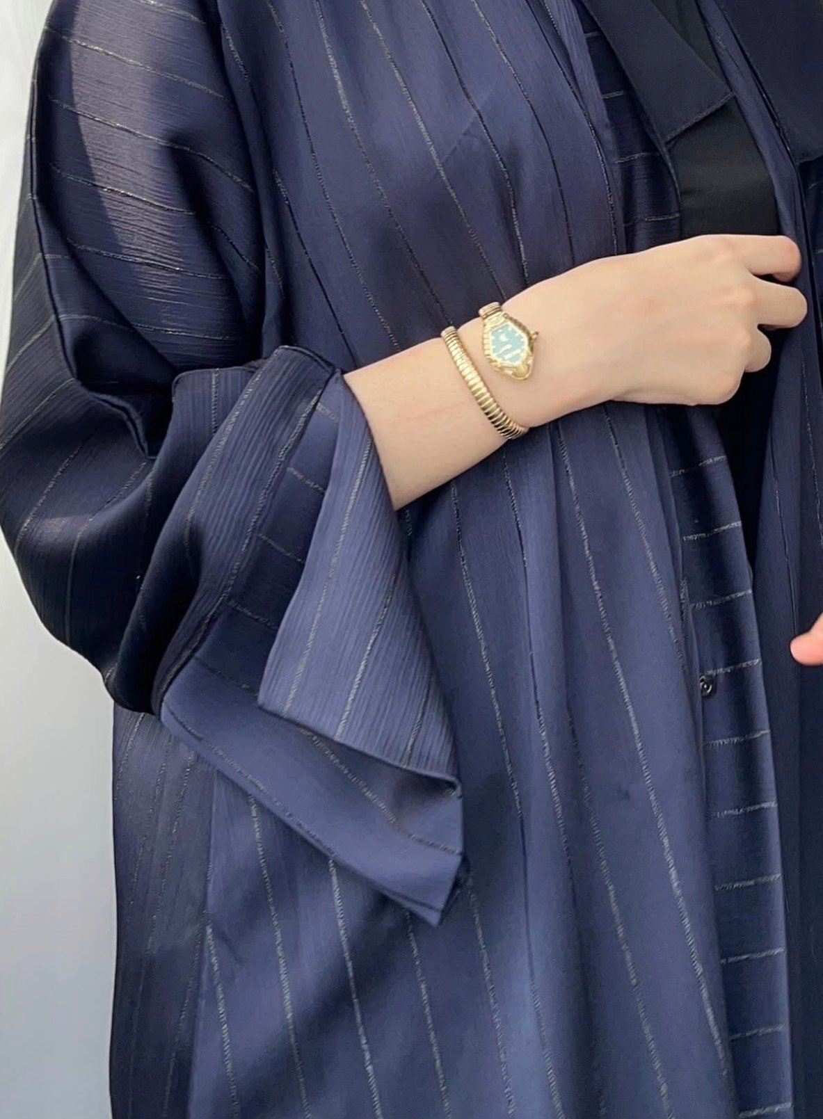 عبايه حسنى لون كحلي - الصورة 2