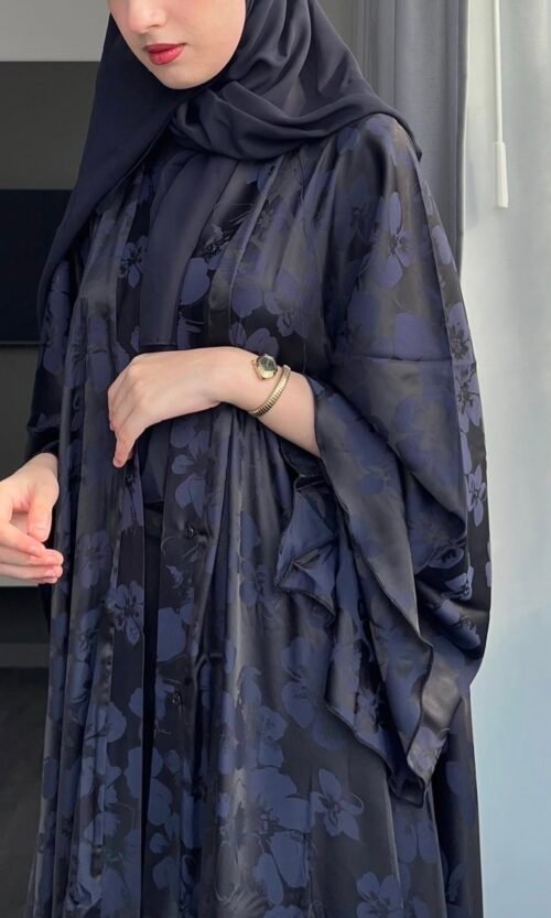 عبايه ورده لون كحلي