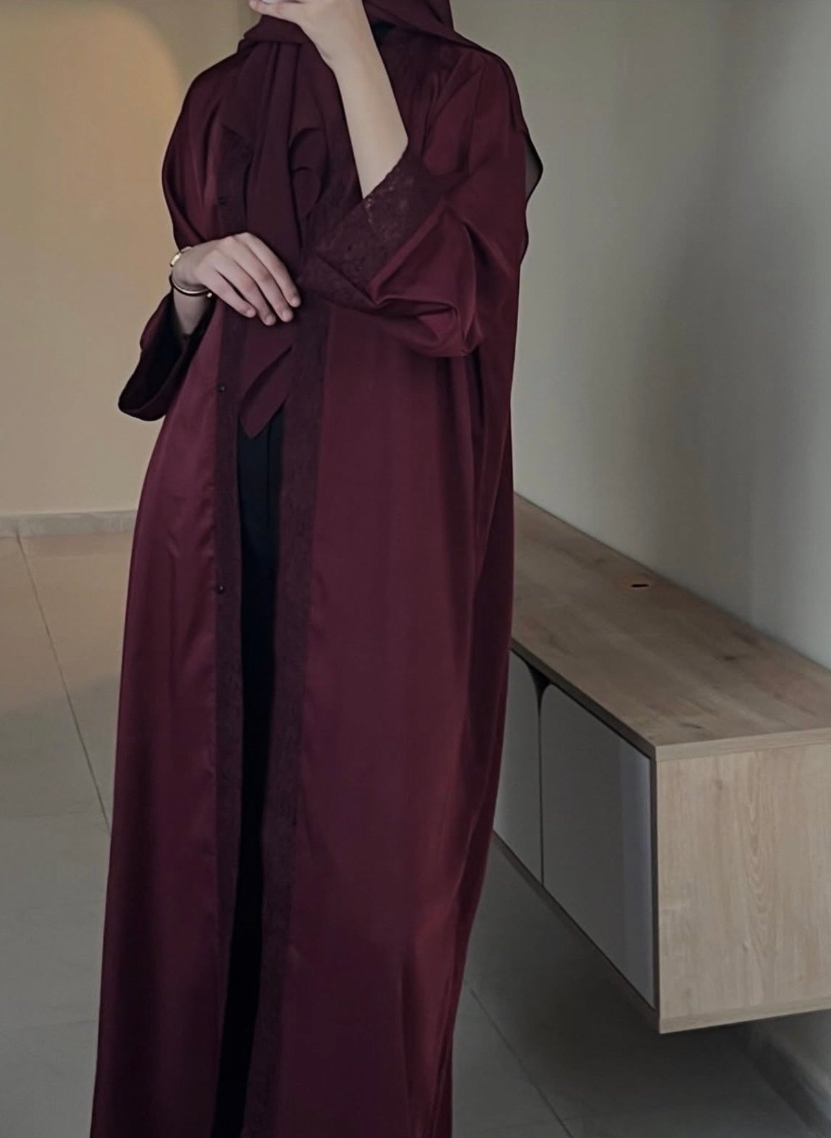 عبايه كشخه لون برغندي - الصورة 4