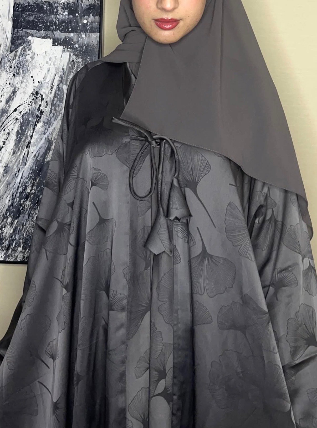 عبايه اليرقه لون رمادي - الصورة 5