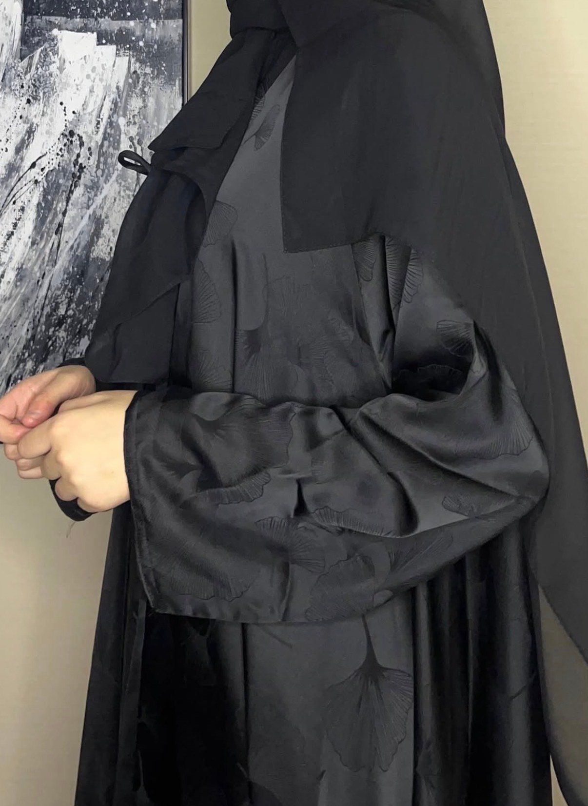 عبايه اليرقه لون أسود