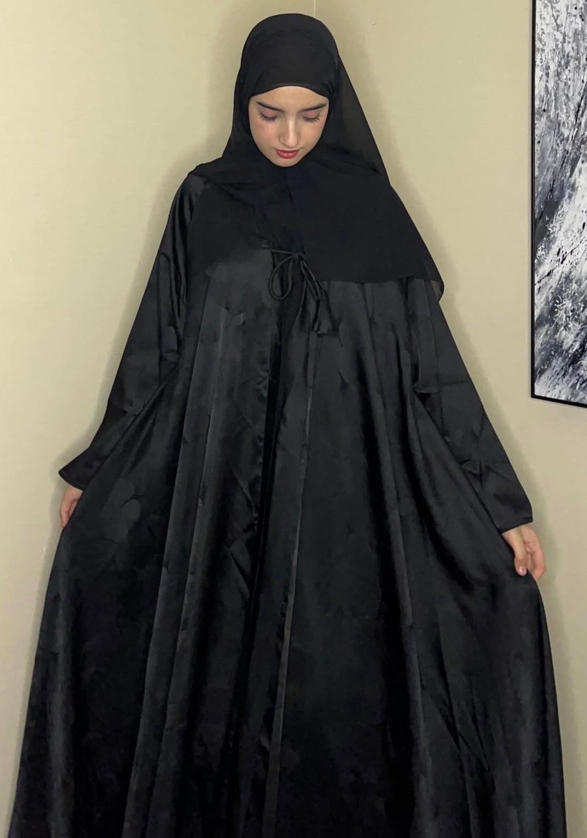 عبايه اليرقه لون أسود - الصورة 2