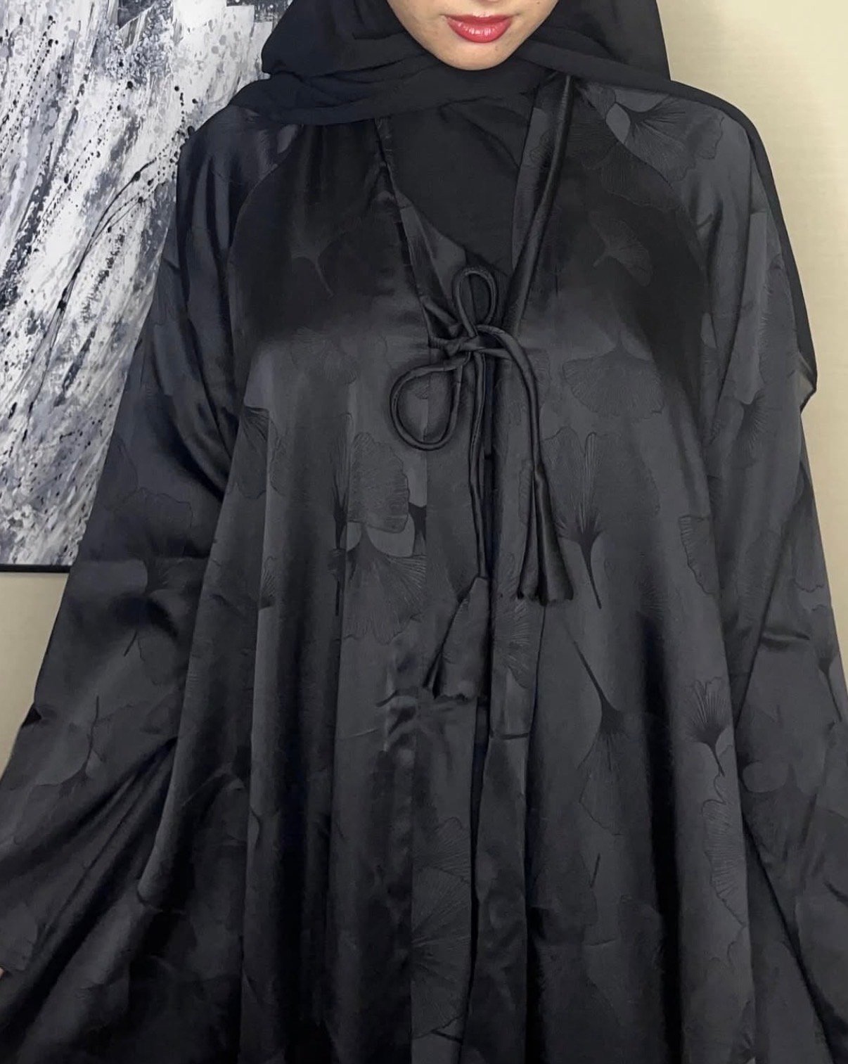 عبايه اليرقه لون أسود - الصورة 3