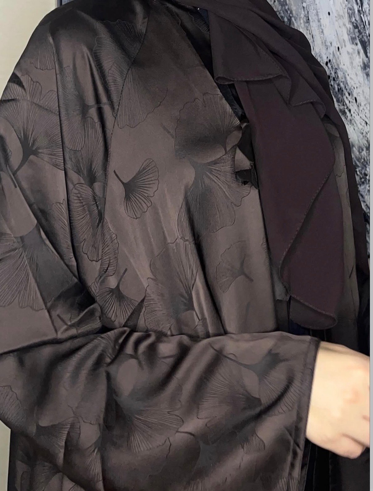 عبايه اليرقه لون بني