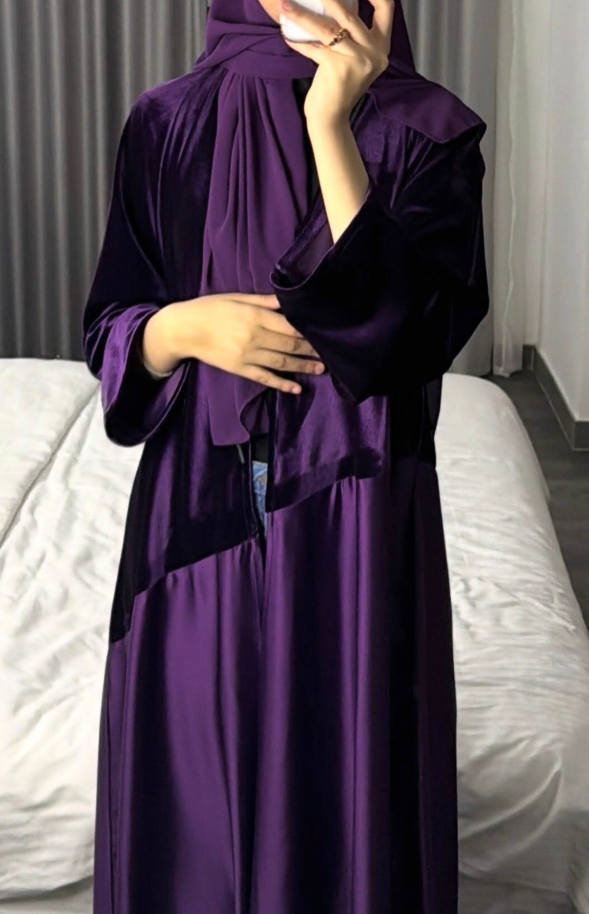 عبايه المخمل لون بنفسجي - الصورة 3