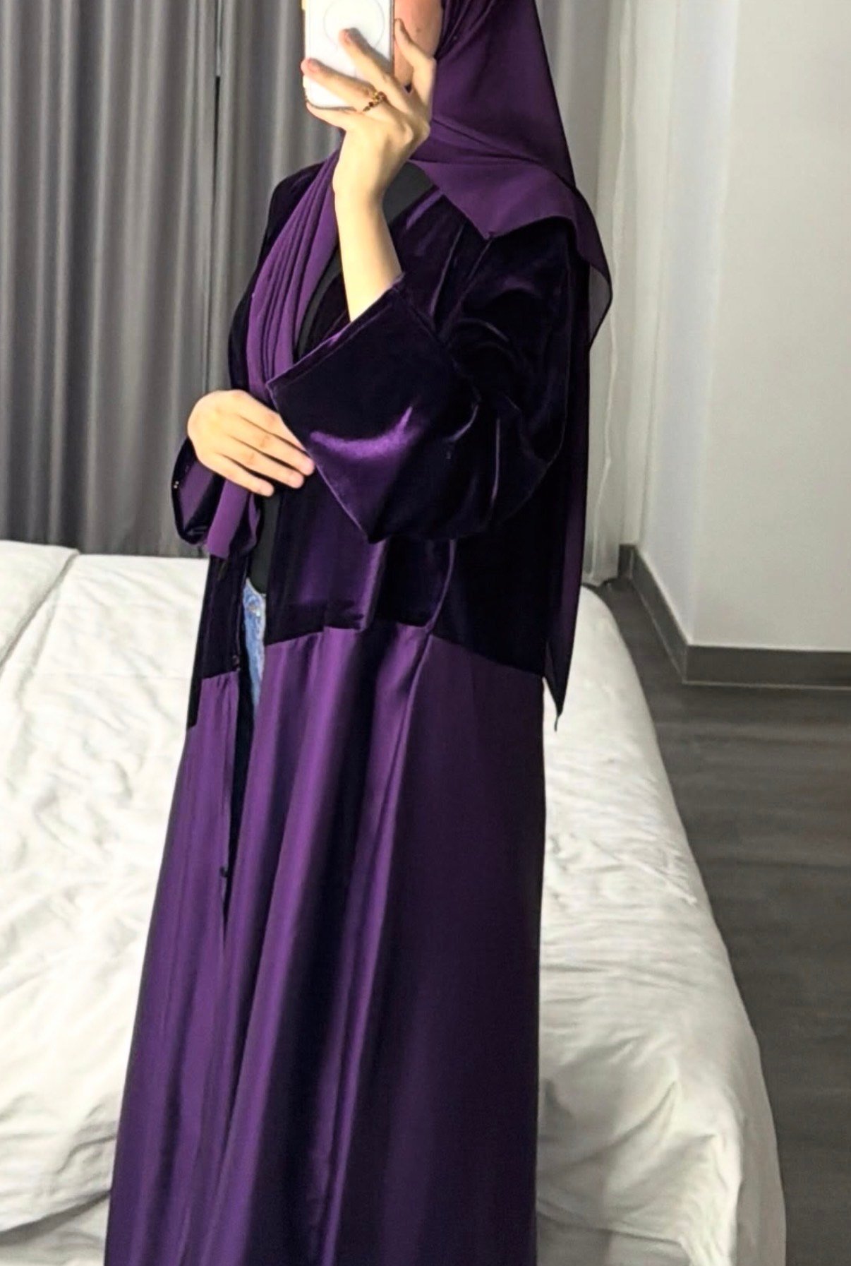 عبايه المخمل لون بنفسجي - الصورة 2