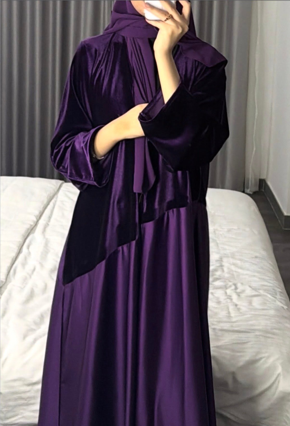 عبايه المخمل لون بنفسجي