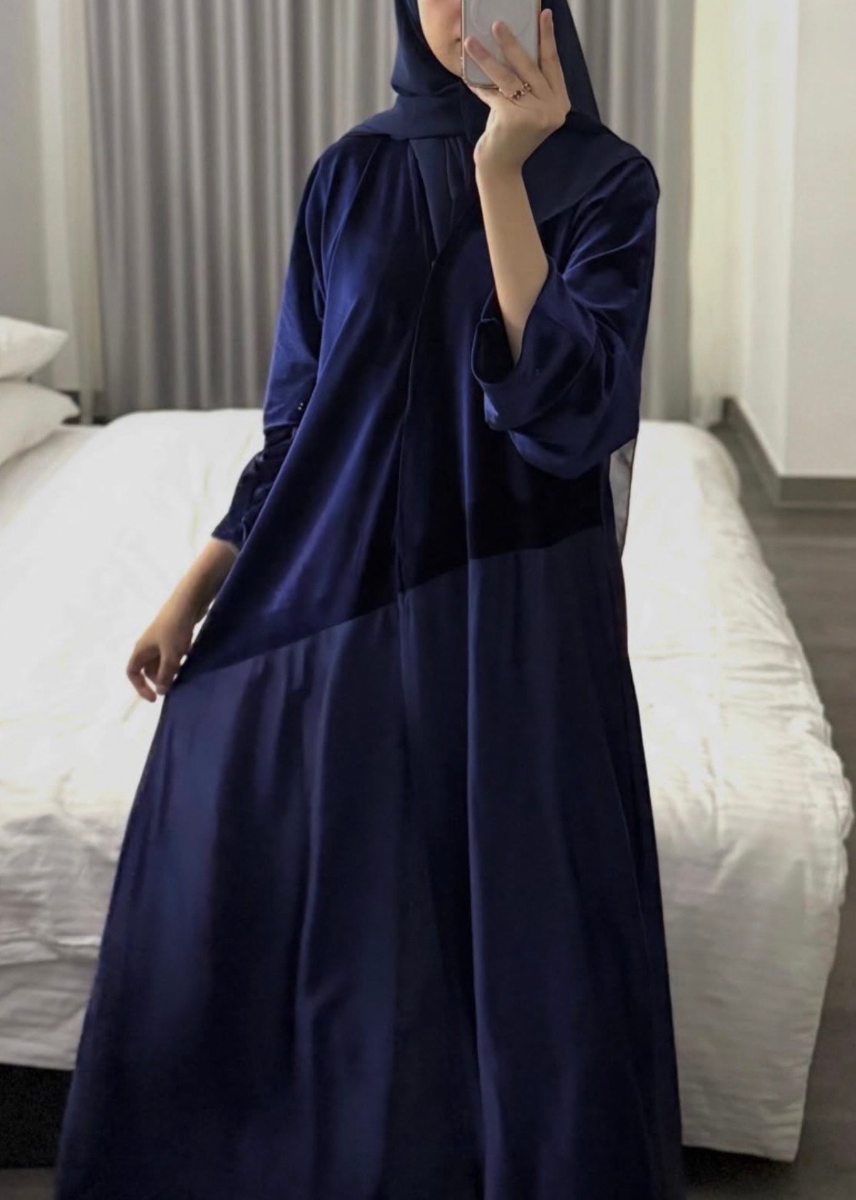 عبايه المخمل لون كحلي - الصورة 2