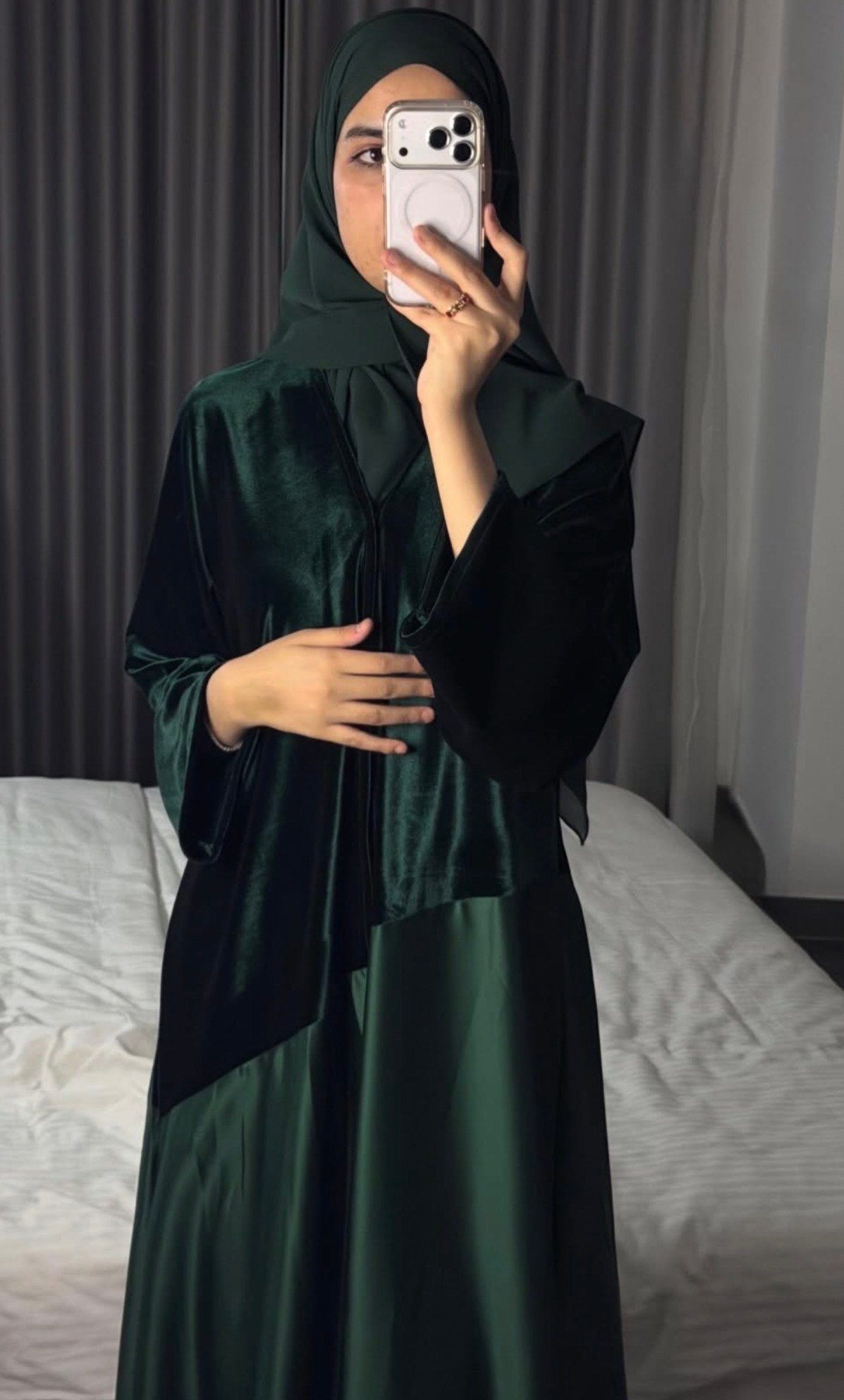 عبايه المخمل لون أخضر - الصورة 3