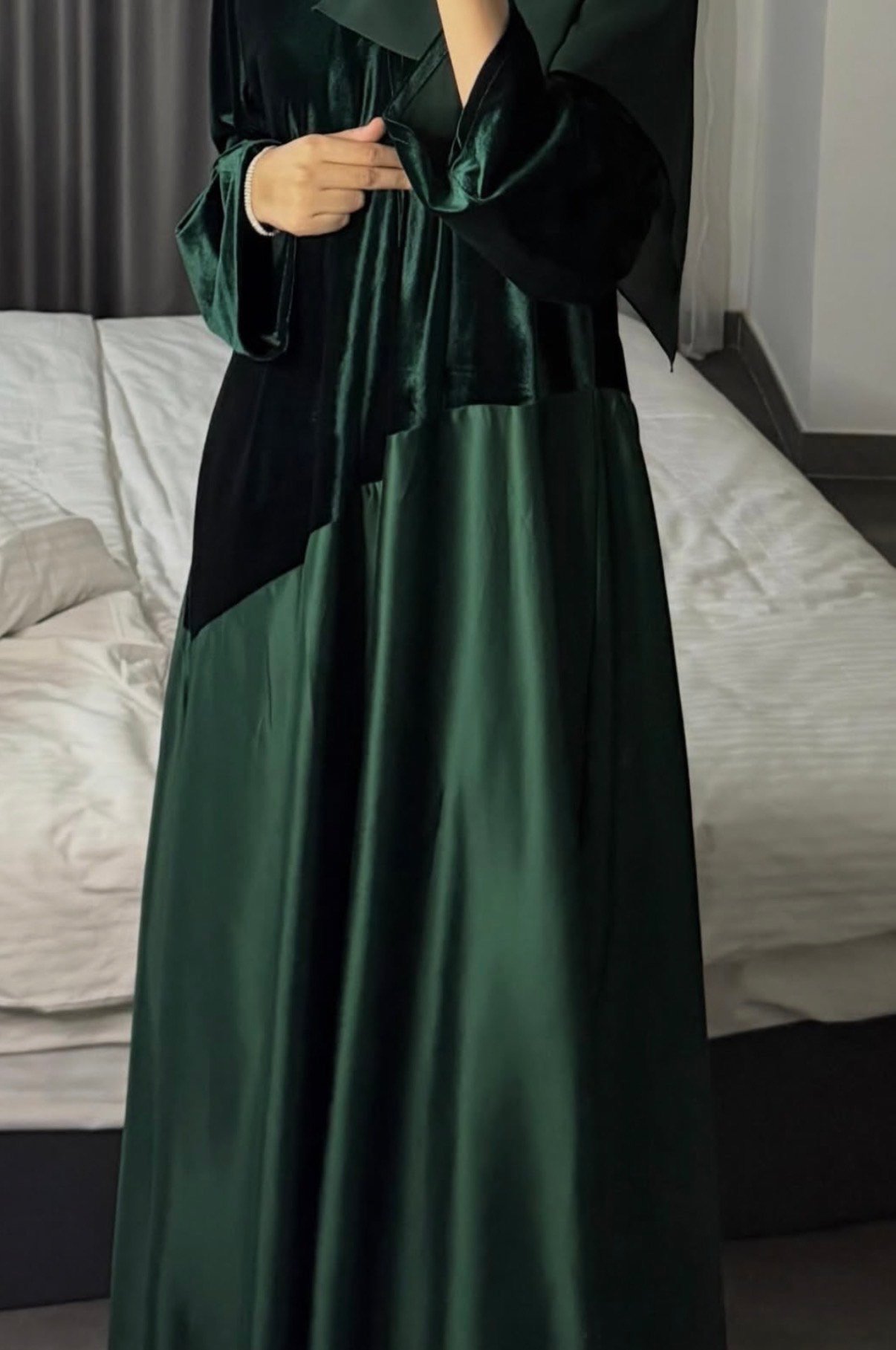 عبايه المخمل لون أخضر - الصورة 2