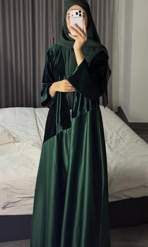 عبايه المخمل لون أخضر