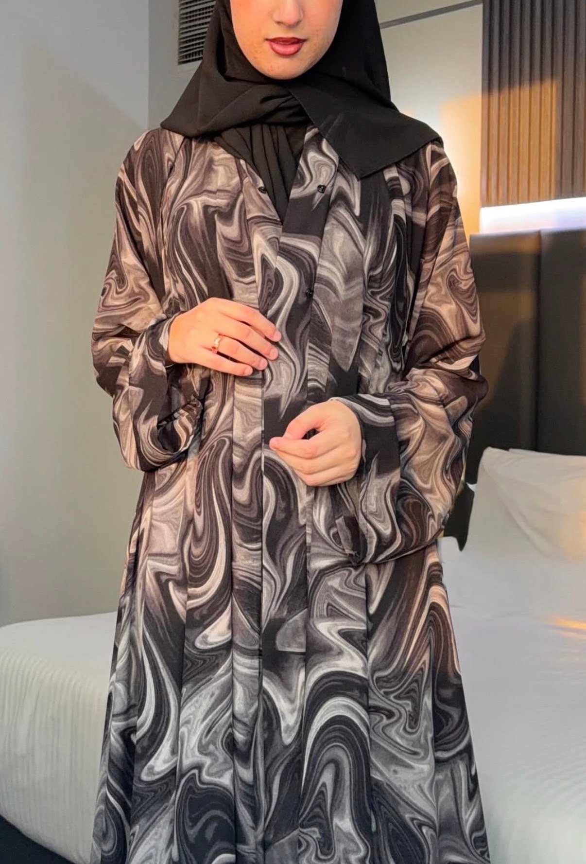 عبايه فاطمه لون أسود - الصورة 2