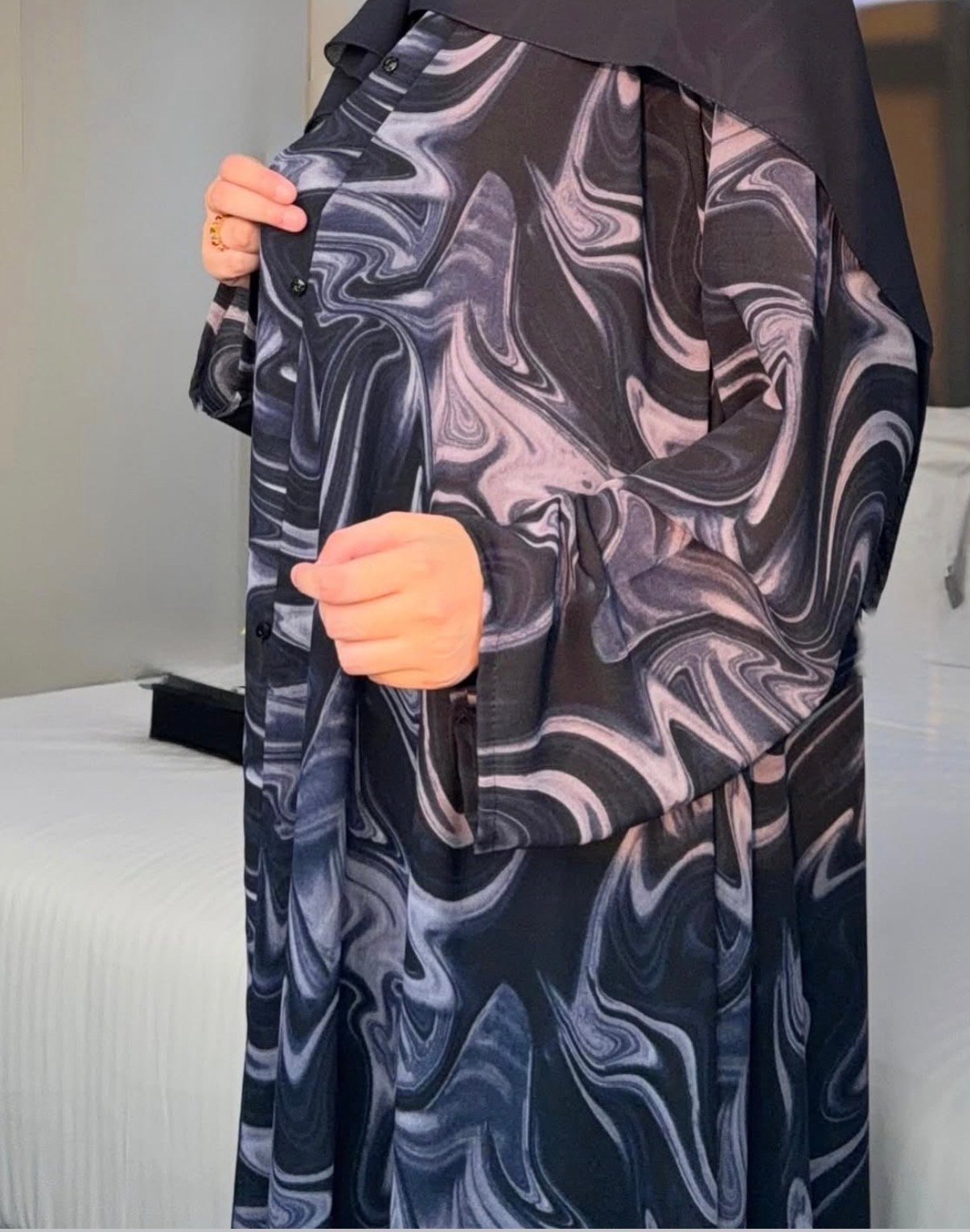 عبايه فاطمه لون كحلي - الصورة 3