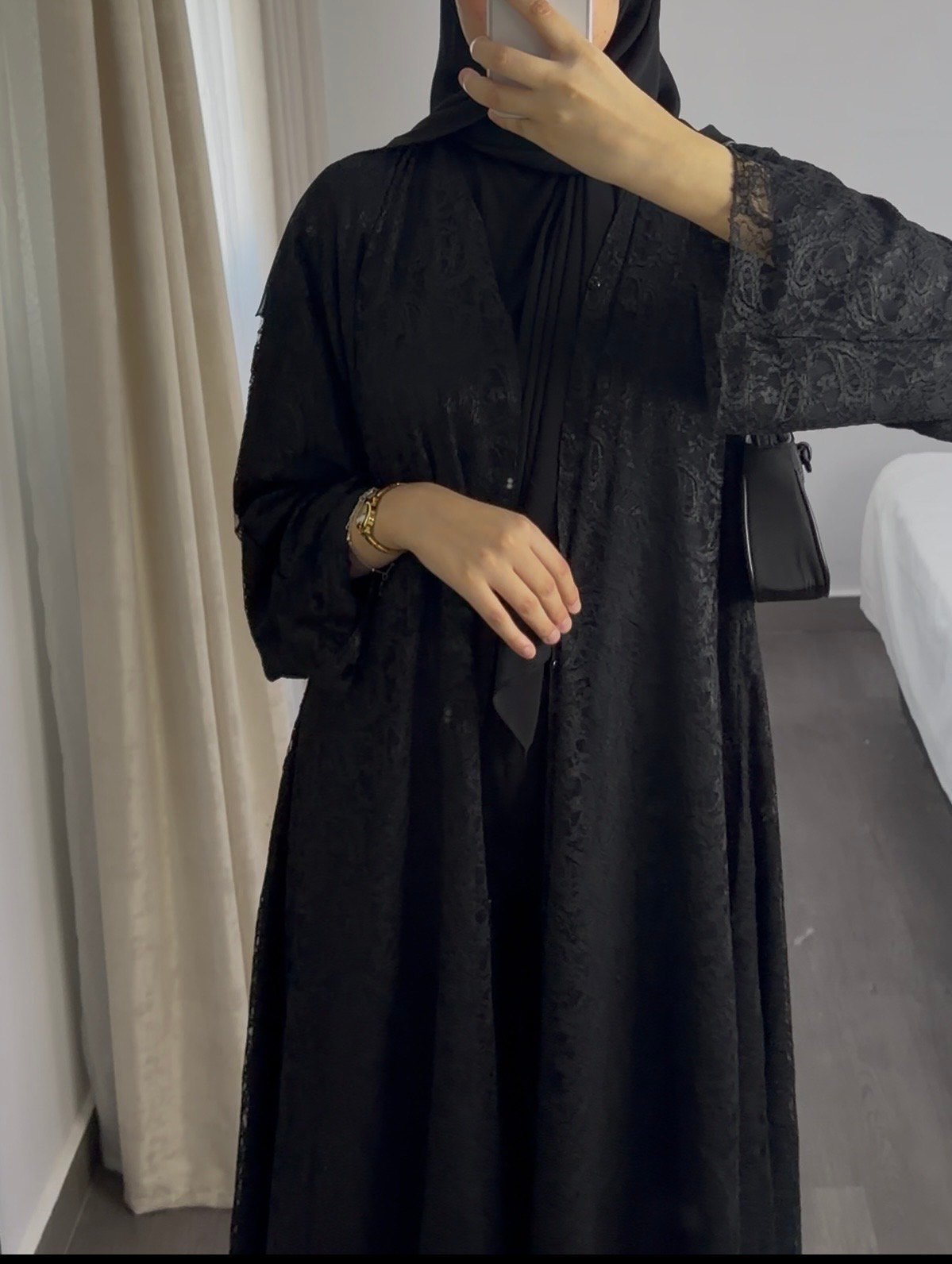 عبايه الدانتيل اسود - الصورة 2