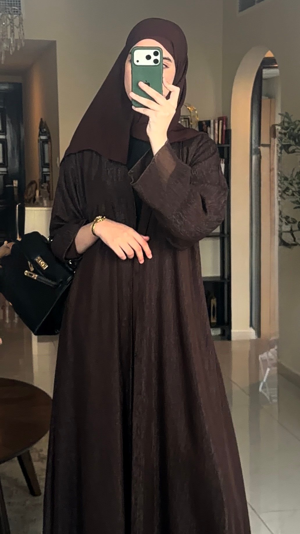 عبايه قمر لون بني