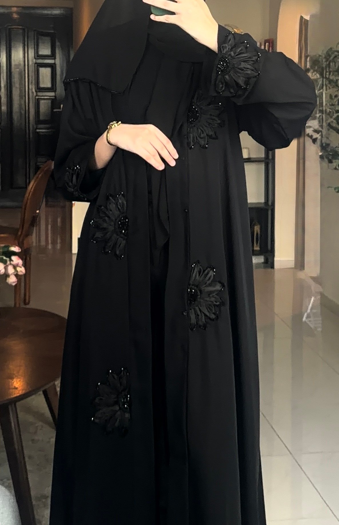 عبايه الورد تطريز