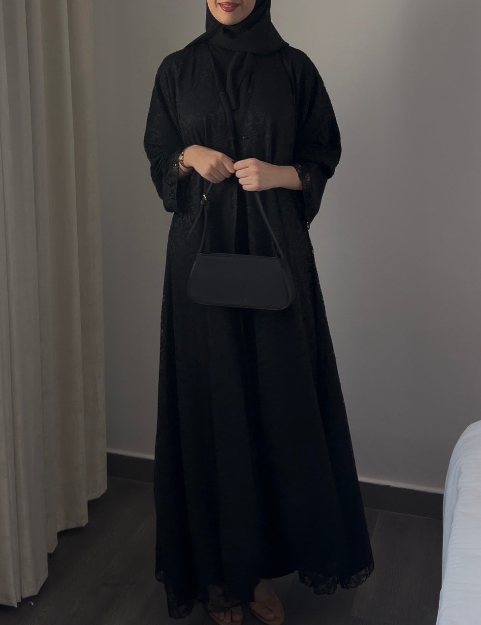 عبايه الدانتيل اسود - الصورة 6
