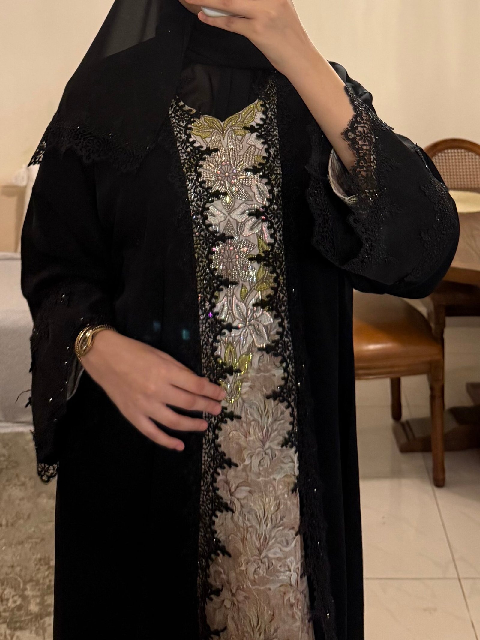 عبايه المخور