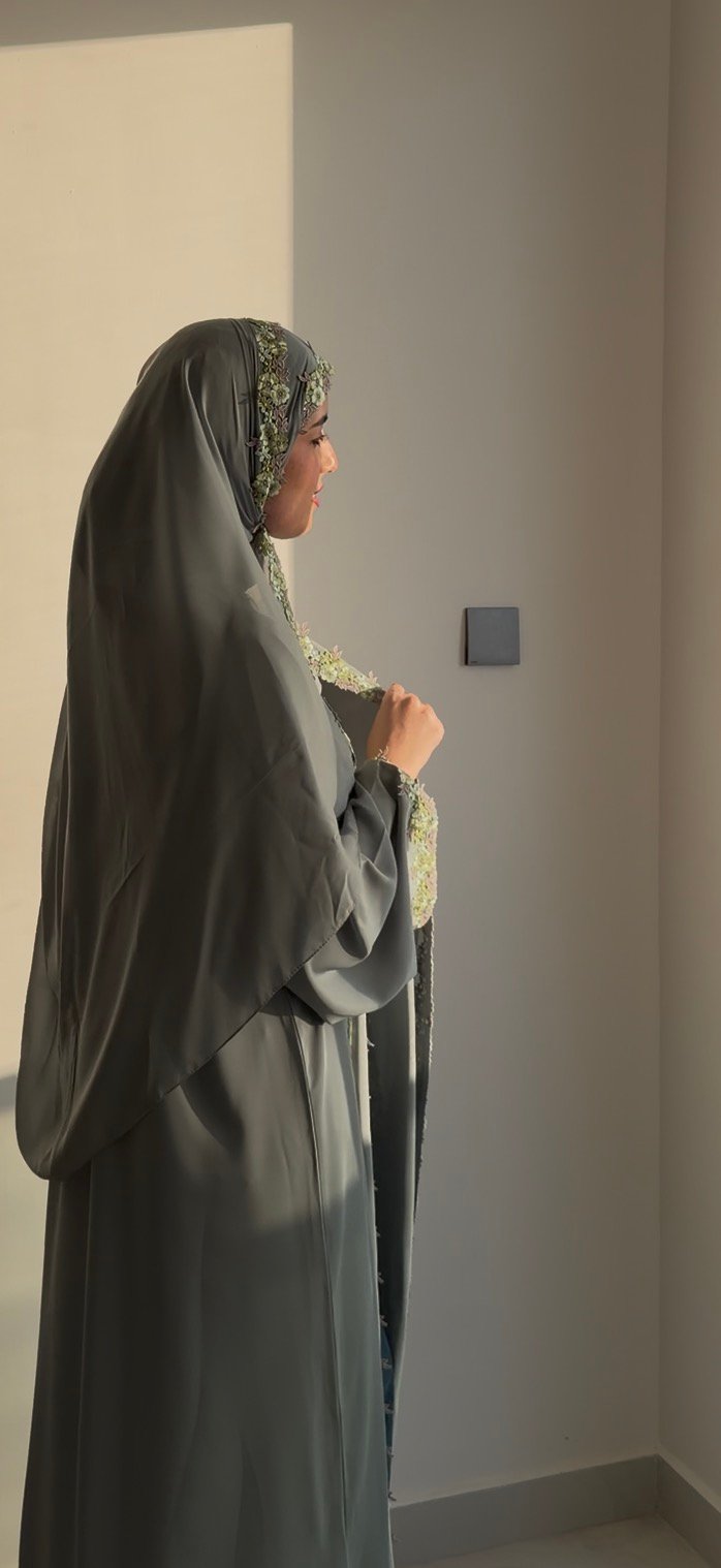 عبايه الورود لون اخضر باستل - الصورة 2